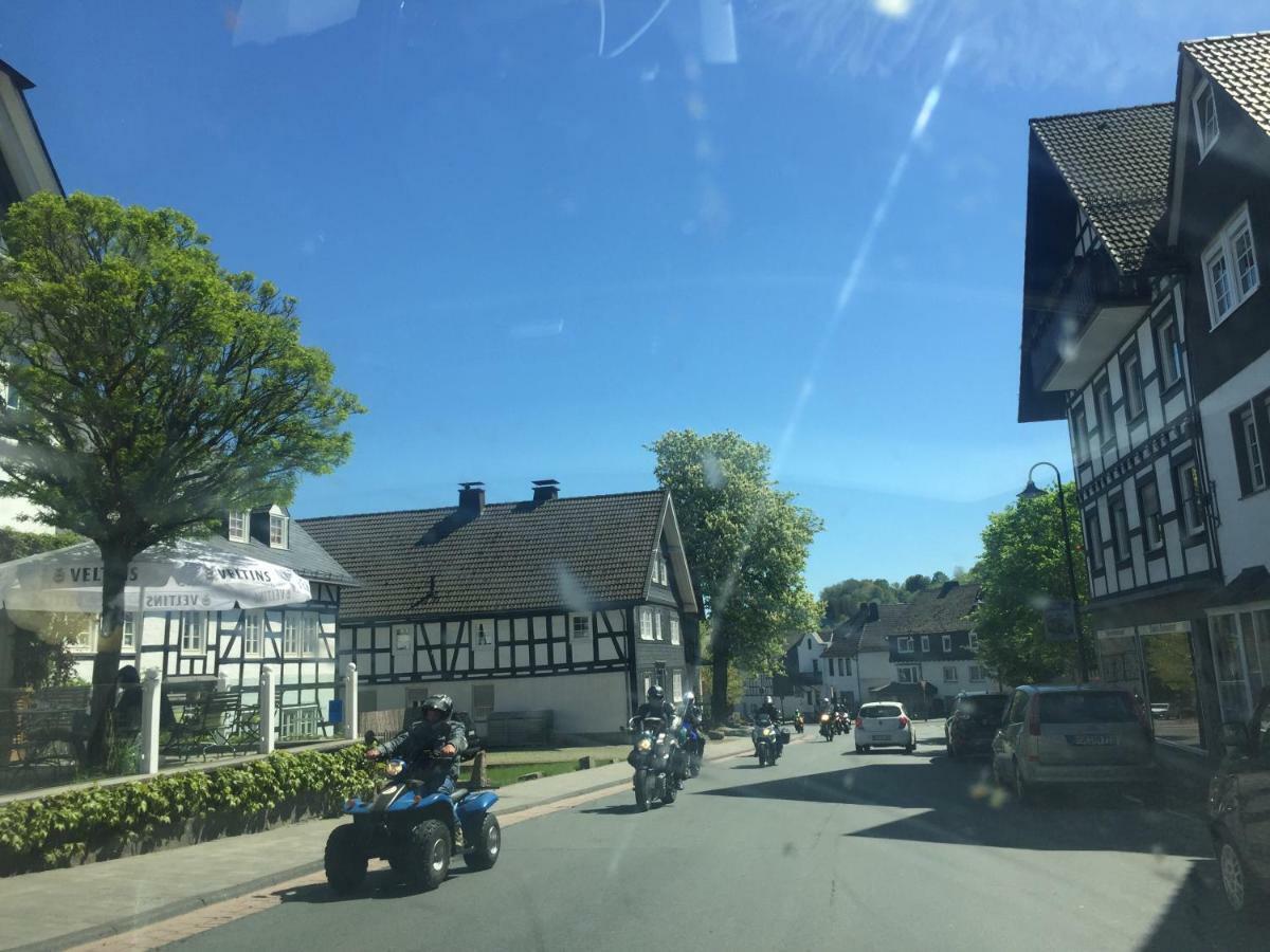 Unter Den Wolken Apartment Winterberg Bagian luar foto